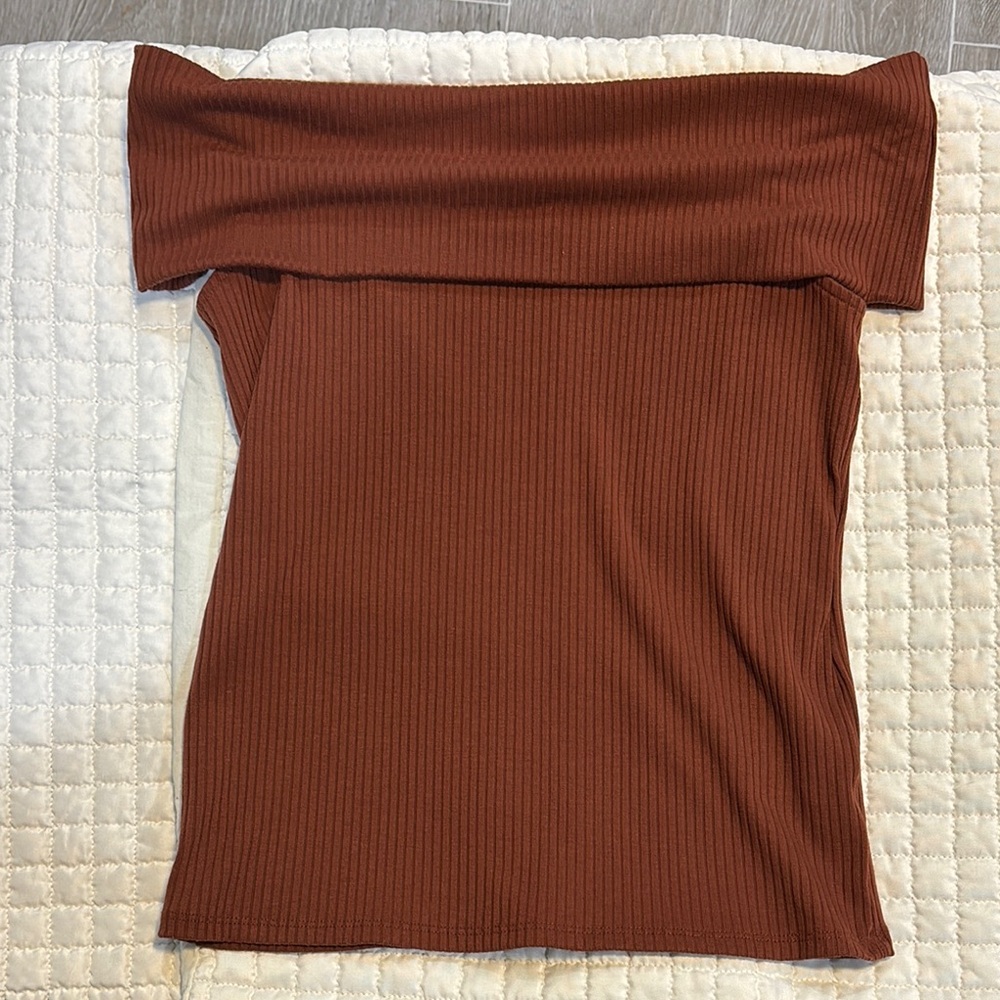 a new day Ribbed off shoulder Top in Warm Brown